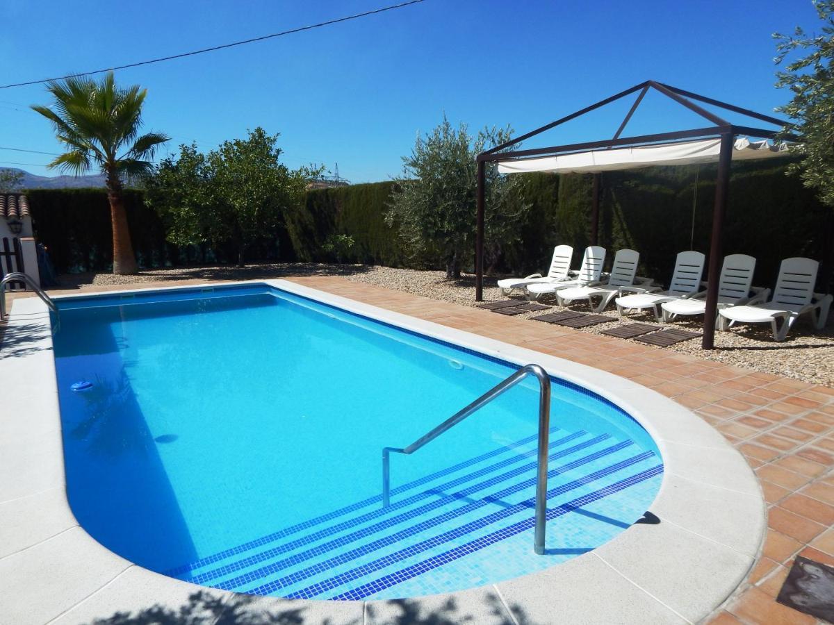Villa Maria - Pista De Padel Y Piscina Baena Exterior foto