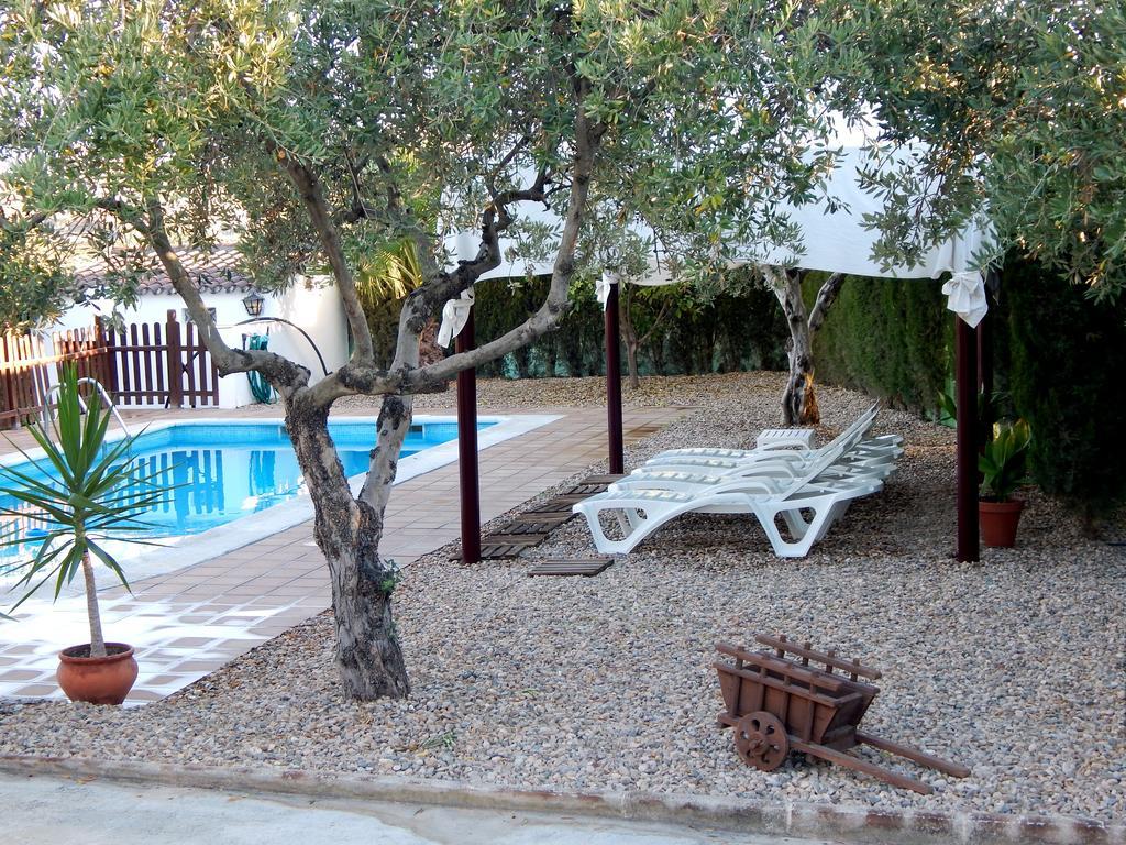 Villa Maria - Pista De Padel Y Piscina Baena Exterior foto