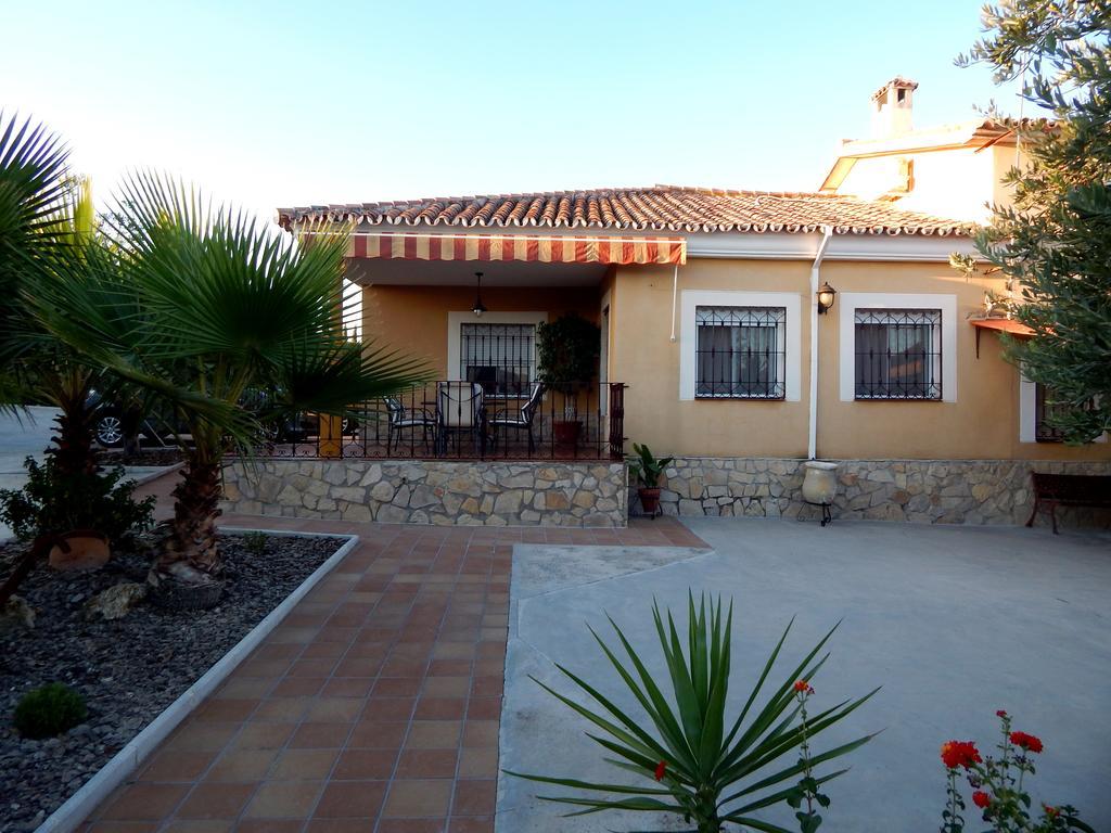 Villa Maria - Pista De Padel Y Piscina Baena Exterior foto